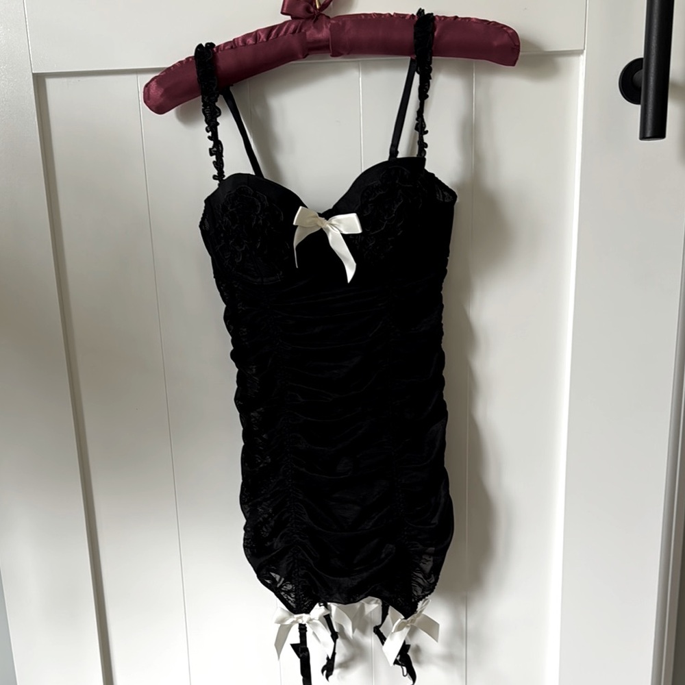 Elegant Black Padded Corset with white bows. Victoria Secret 34B